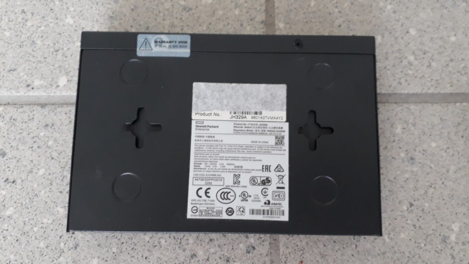 HPE 1420 8G Switch (8-Port Gigabit Ethernet Enterprise Switch)