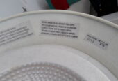 Gratis: Schwarze Stehlampe
