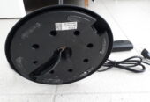 Gratis: Schwarze Stehlampe