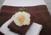 Relax – Massage mit Aroma Öl