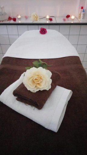 Relax – Massage mit Aroma Öl