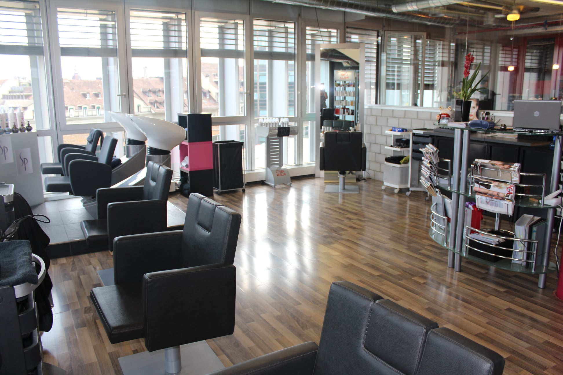 Coiffuresalon mit Bistro zu verkaufen / Preis CHF 70’000