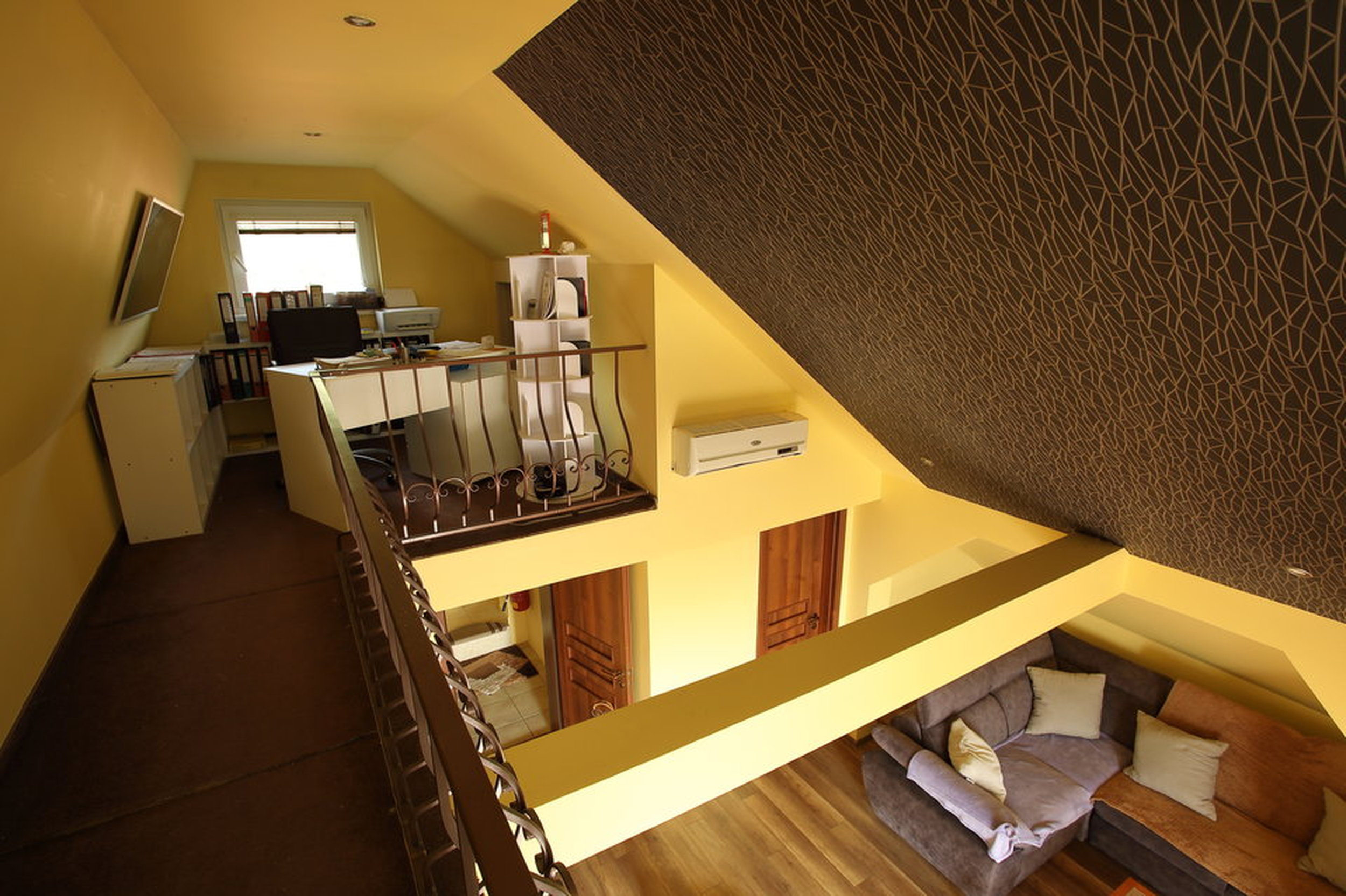 Haus mit Nebenhäusern, Pool und Weinberg in Vinica / Slowakei