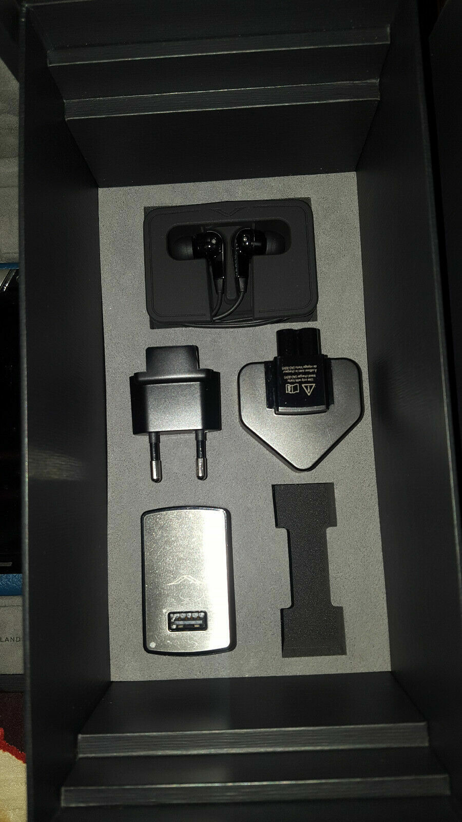 Vertu Aster Lagoon Calf LT Handy